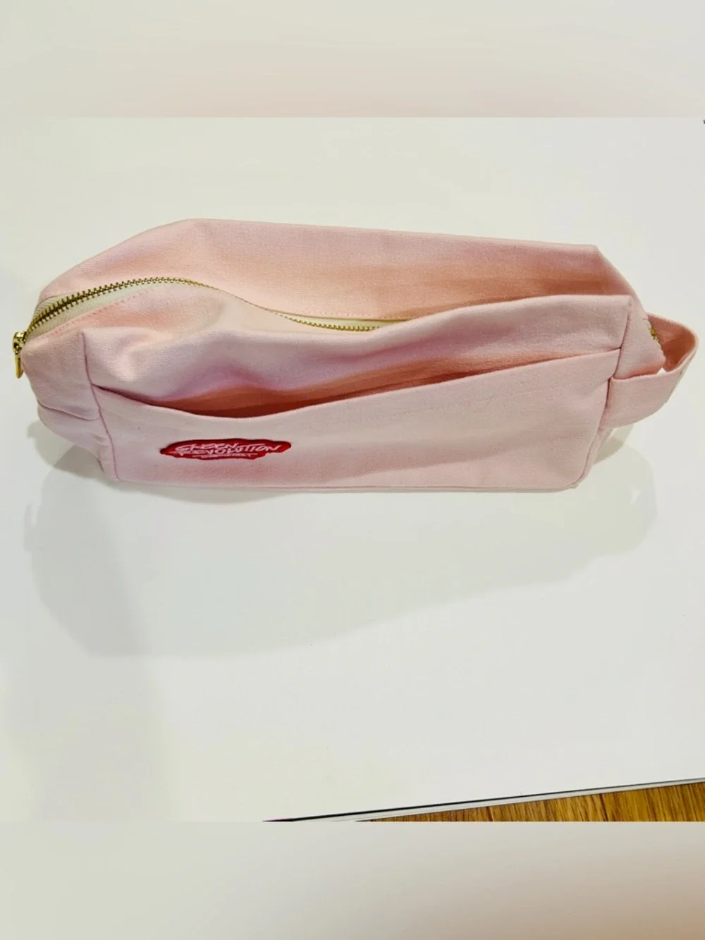 Manucurist pink pouch
